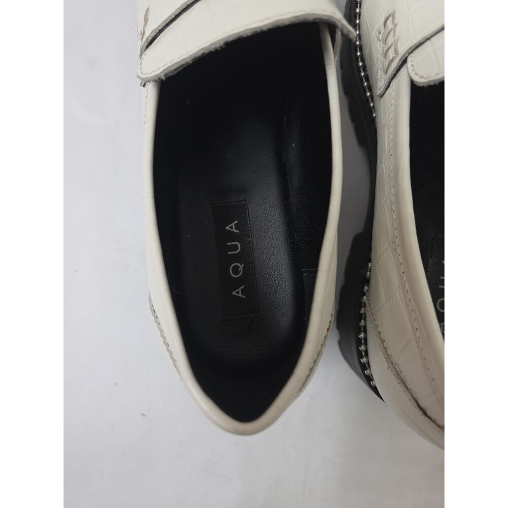 Aqua Bela Women's Size 9 White Embossed Lug Sole Loafers Slip On Shoes - Picture 8 of 8